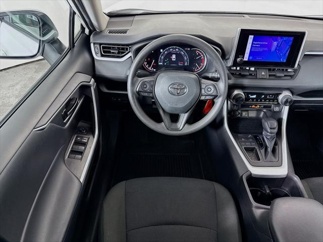 Photo of 2024 Ice Cap Toyota RAV4