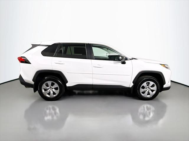 Photo of 2024 Ice Cap Toyota RAV4