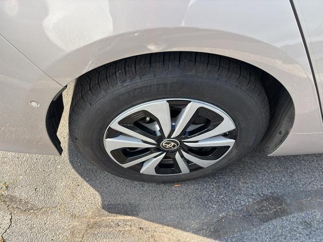 Photo of 2018 Titanium Glow Toyota Prius Prime