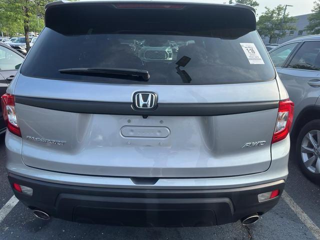 Photo of 2021 Lunar Silver Metallic Honda Passport