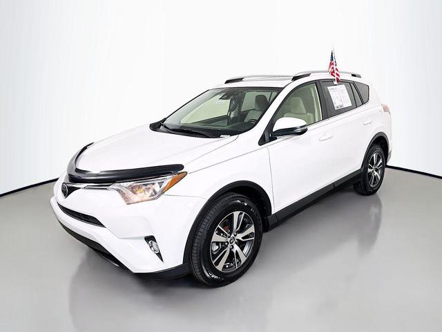 Photo of 2017 Super White Toyota RAV4