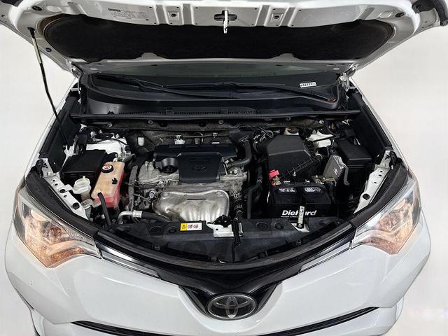 Photo of 2017 Super White Toyota RAV4