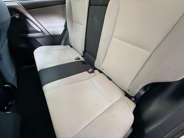 Photo of 2017 Super White Toyota RAV4