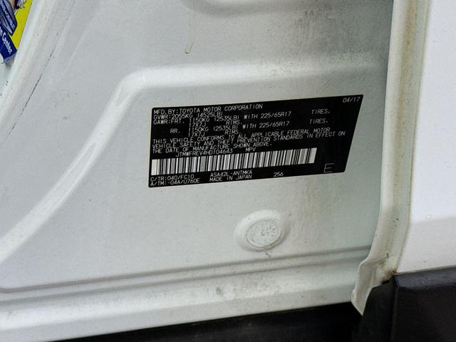 Photo of 2017 Super White Toyota RAV4