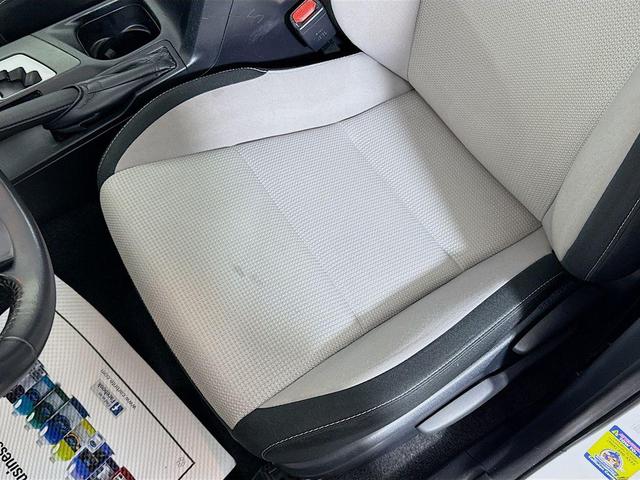 Photo of 2017 Super White Toyota RAV4