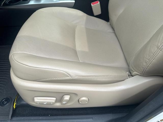 Photo of 2022 Blizzard Pearl Toyota 4Runner