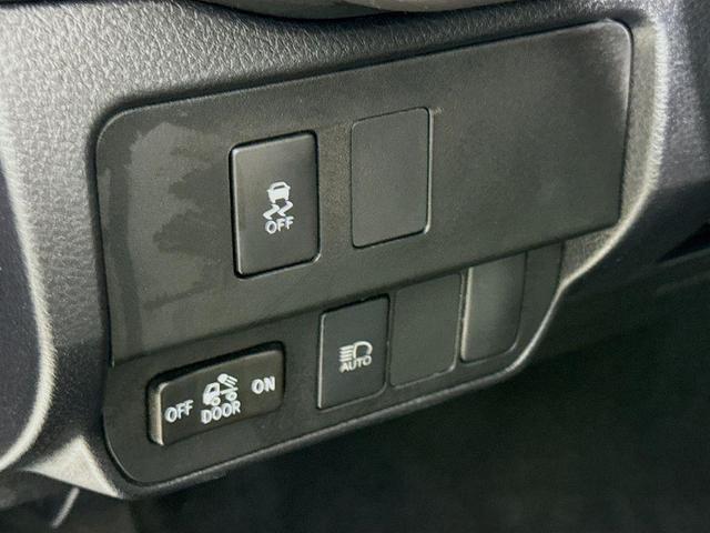 Photo of 2023 Magnetic Gray Metallic Toyota Tacoma