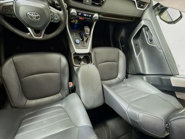Photo of 2019 Blizzard Pearl Toyota RAV4