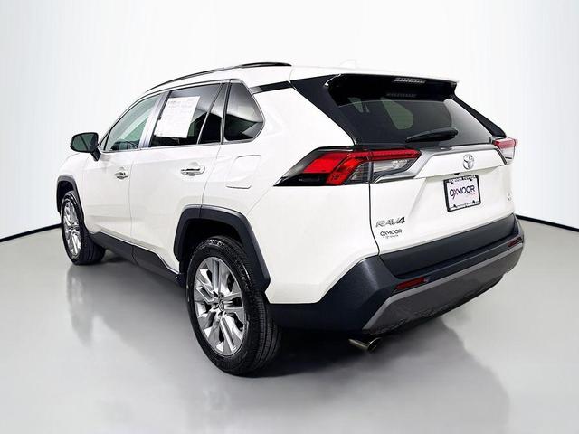 Photo of 2019 Blizzard Pearl Toyota RAV4
