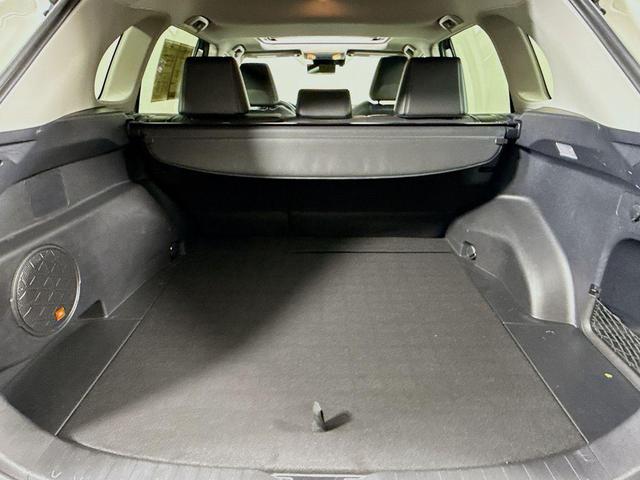 Photo of 2019 Blizzard Pearl Toyota RAV4