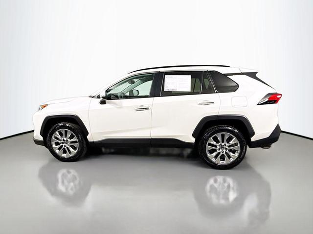 Photo of 2019 Blizzard Pearl Toyota RAV4