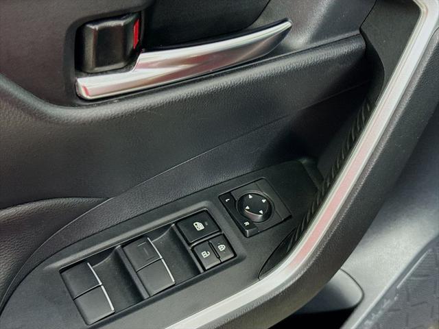 Photo of 2019 Ruby Flare Pearl Toyota RAV4