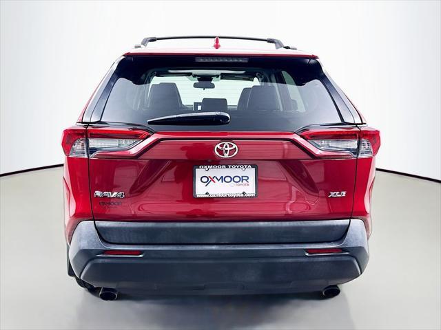 Photo of 2019 Ruby Flare Pearl Toyota RAV4