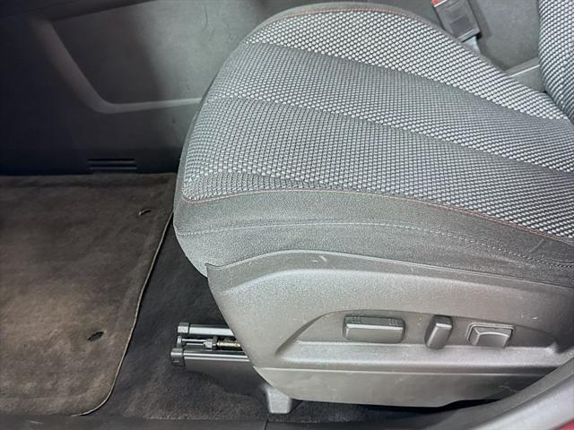 Photo of 2016 Siren Red Tintcoat Chevrolet Equinox