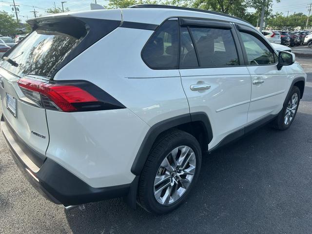 Photo of 2019 Blizzard Pearl Toyota RAV4