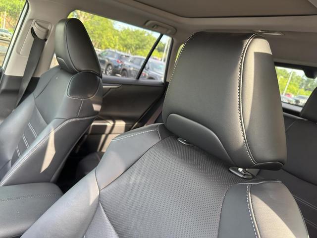 Photo of 2019 Blizzard Pearl Toyota RAV4