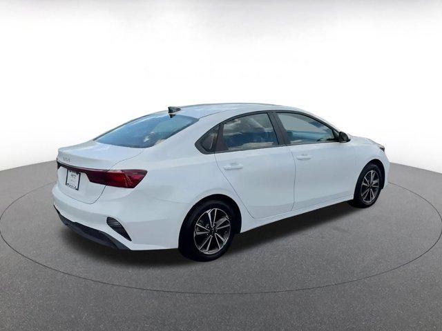 Photo of 2024 Snow White Pearl Kia Forte
