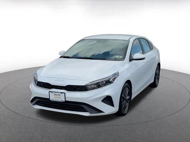 Photo of 2024 Snow White Pearl Kia Forte