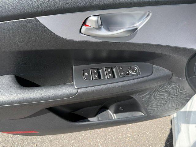Photo of 2024 Snow White Pearl Kia Forte