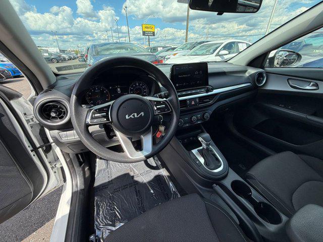 Photo of 2024 Snow White Pearl Kia Forte