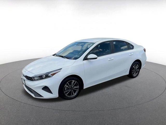 Photo of 2024 Snow White Pearl Kia Forte