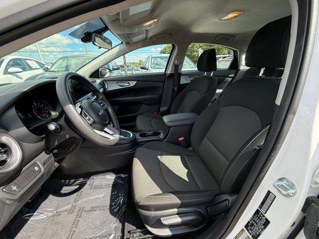 Photo of 2024 Snow White Pearl Kia Forte