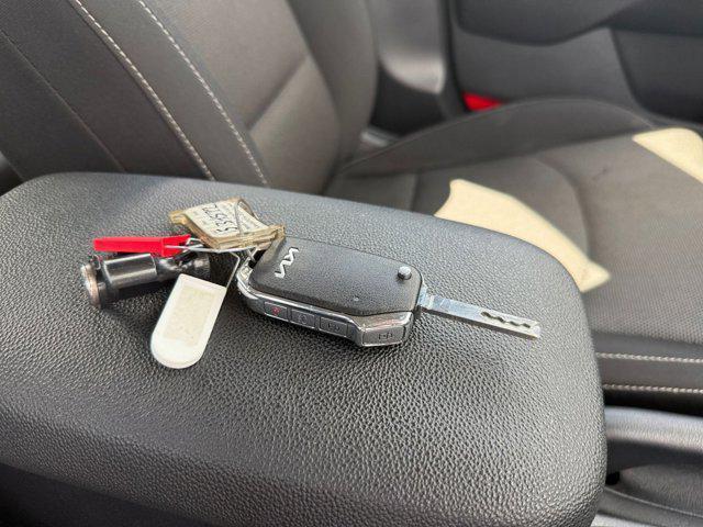 Photo of 2024 Snow White Pearl Kia Forte