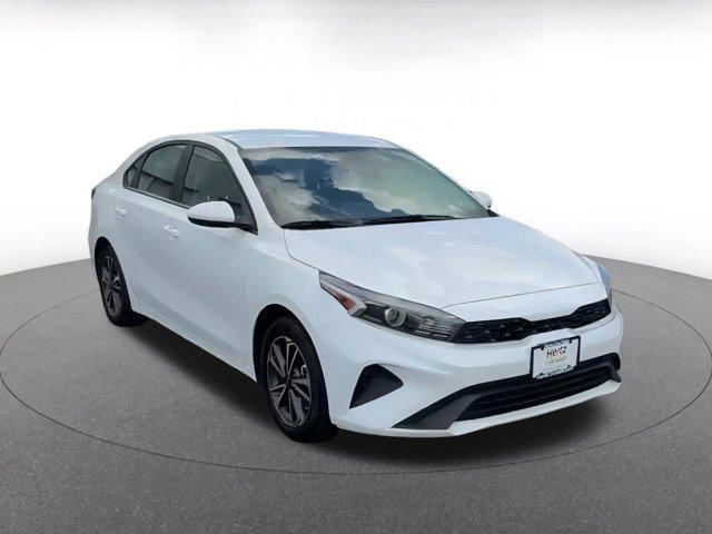 Photo of 2024 Snow White Pearl Kia Forte