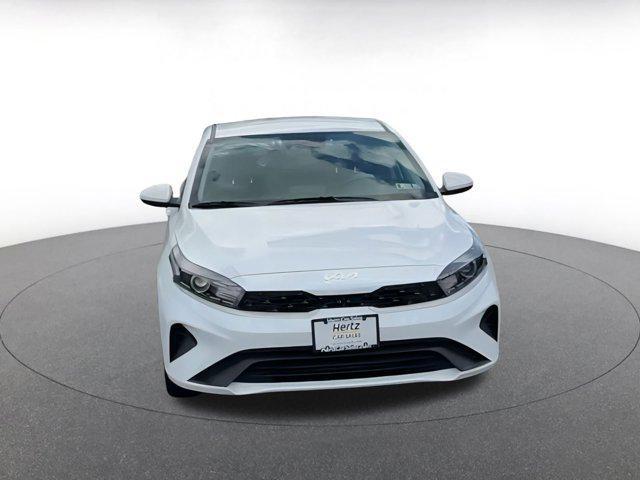 Photo of 2024 Snow White Pearl Kia Forte