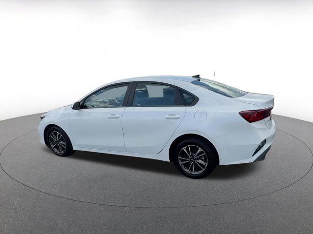 Photo of 2024 Snow White Pearl Kia Forte