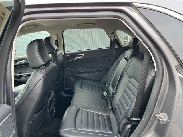 Photo of 2024 Carbonized Gray Metallic Ford Edge