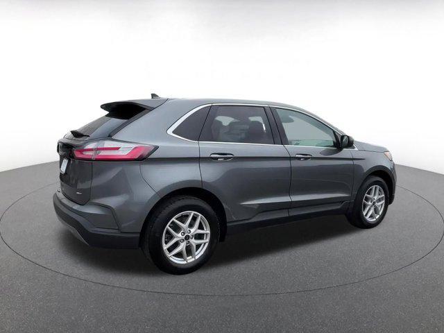 Photo of 2024 Carbonized Gray Metallic Ford Edge