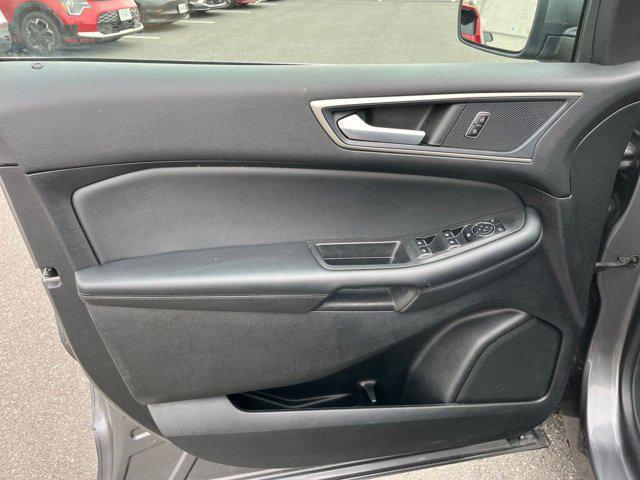 Photo of 2024 Carbonized Gray Metallic Ford Edge