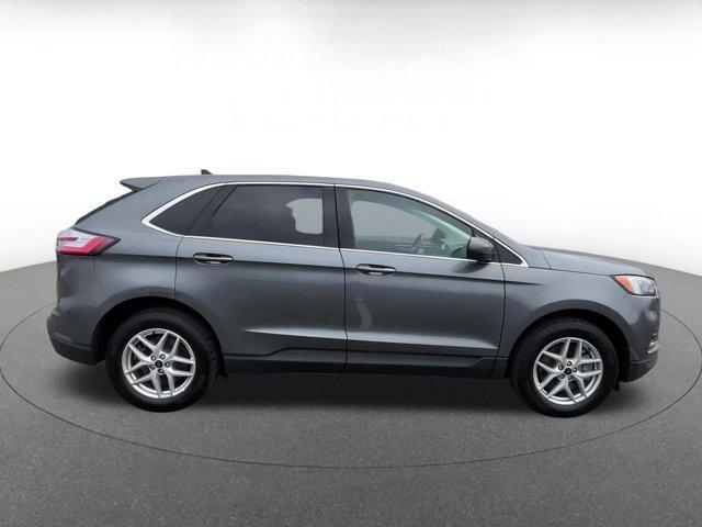 Photo of 2024 Carbonized Gray Metallic Ford Edge