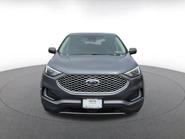 Photo of 2024 Carbonized Gray Metallic Ford Edge