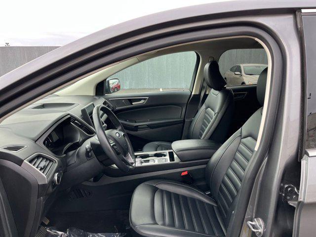 Photo of 2024 Carbonized Gray Metallic Ford Edge
