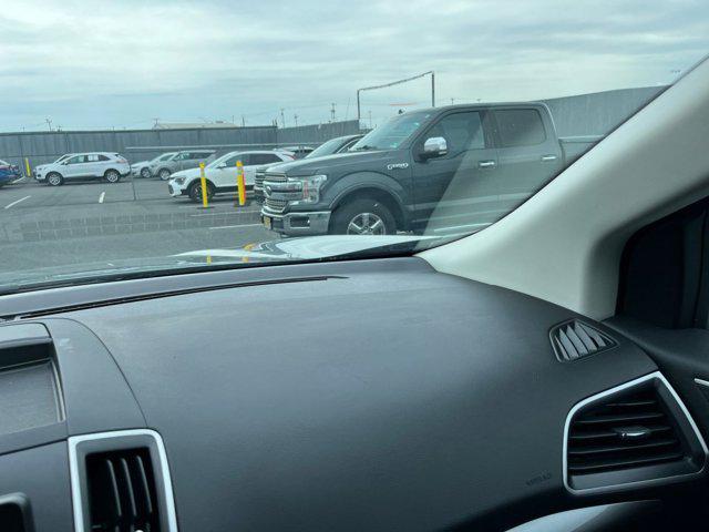 Photo of 2024 Carbonized Gray Metallic Ford Edge