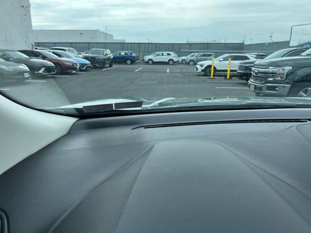 Photo of 2024 Carbonized Gray Metallic Ford Edge