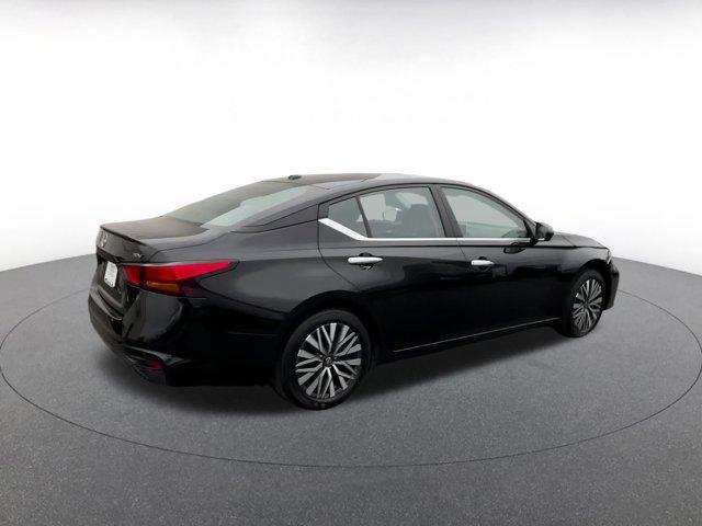 Photo of 2024 Super Black Nissan Altima