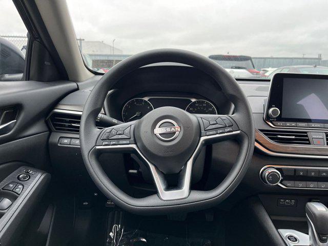Photo of 2024 Super Black Nissan Altima