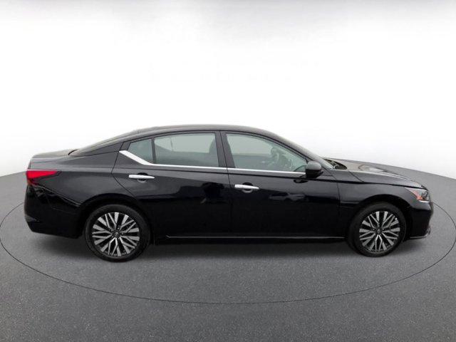 Photo of 2024 Super Black Nissan Altima