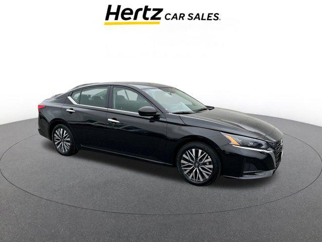 Photo of 2024 Super Black Nissan Altima