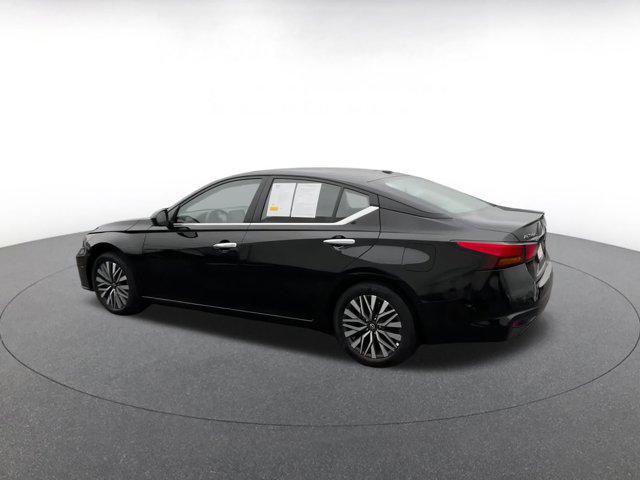 Photo of 2024 Super Black Nissan Altima