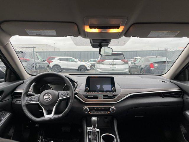 Photo of 2024 Super Black Nissan Altima