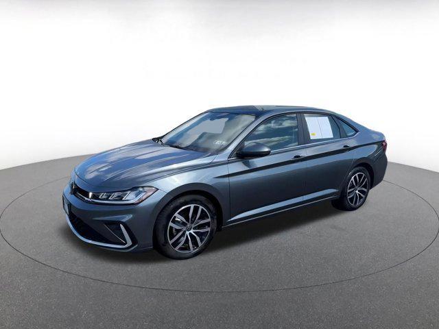 Photo of 2025 Gray Volkswagen Jetta