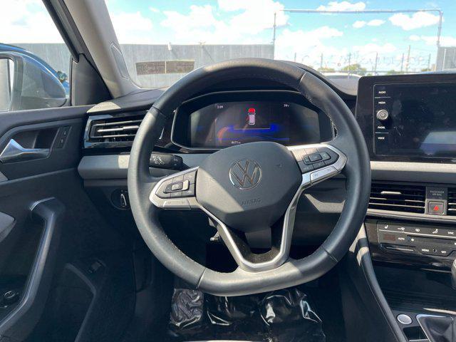 Photo of 2025 Gray Volkswagen Jetta