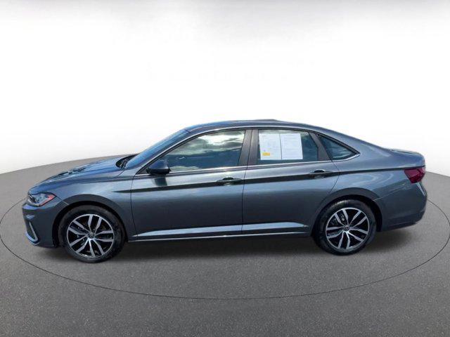 Photo of 2025 Gray Volkswagen Jetta