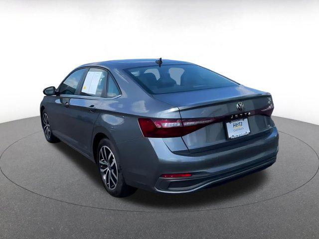 Photo of 2025 Gray Volkswagen Jetta