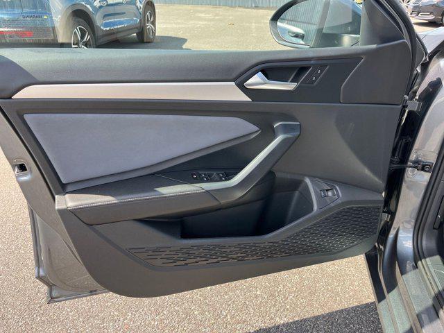 Photo of 2025 Gray Volkswagen Jetta