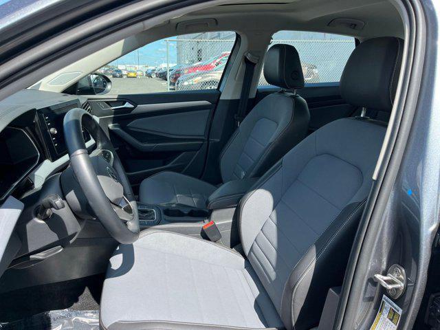 Photo of 2025 Gray Volkswagen Jetta